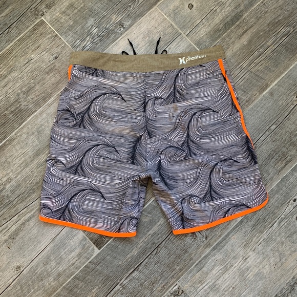 Hurley board shorts - Picture 3 of 6
